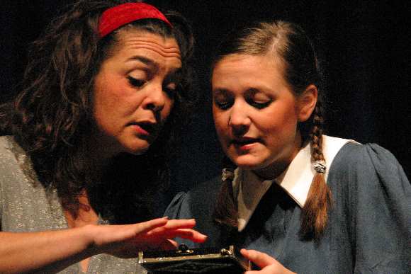 Sanna Elwig und Louisa Kilian (von links nach rechts)